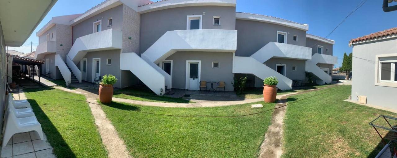 Tycherón Hotel Loga מראה חיצוני תמונה