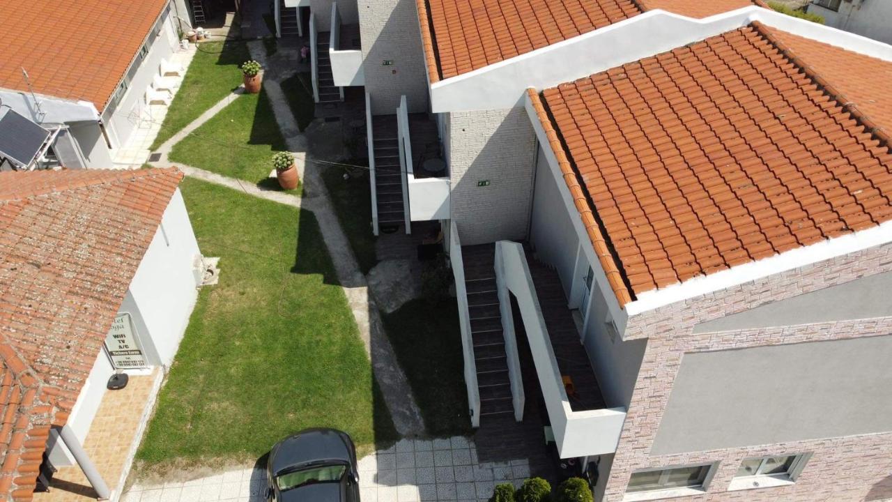 Tycherón Hotel Loga מראה חיצוני תמונה