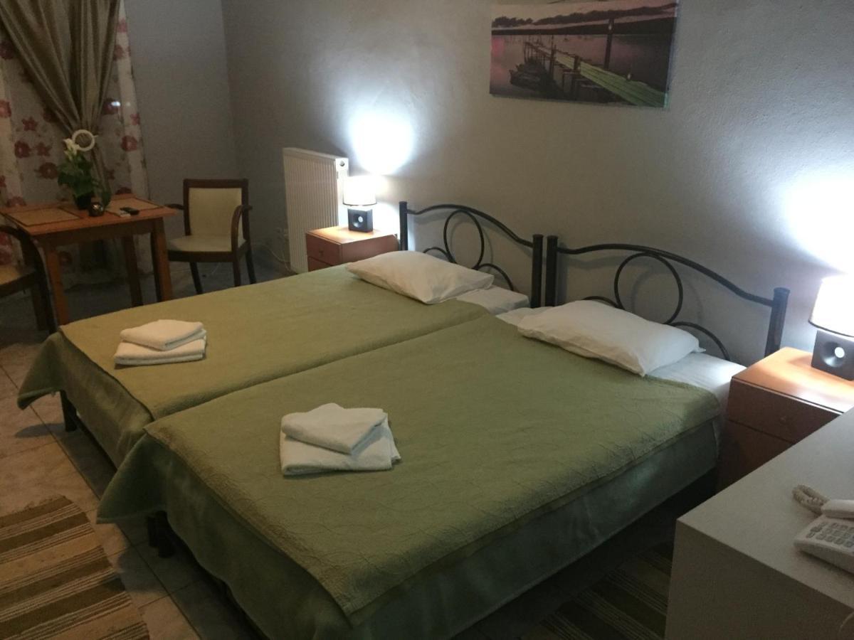 Tycherón Hotel Loga מראה חיצוני תמונה