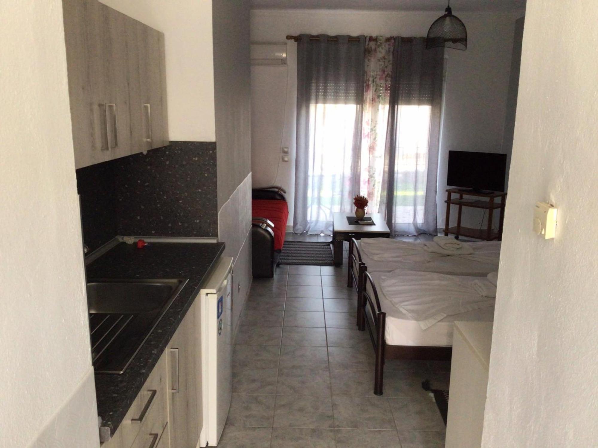 Tycherón Hotel Loga מראה חיצוני תמונה