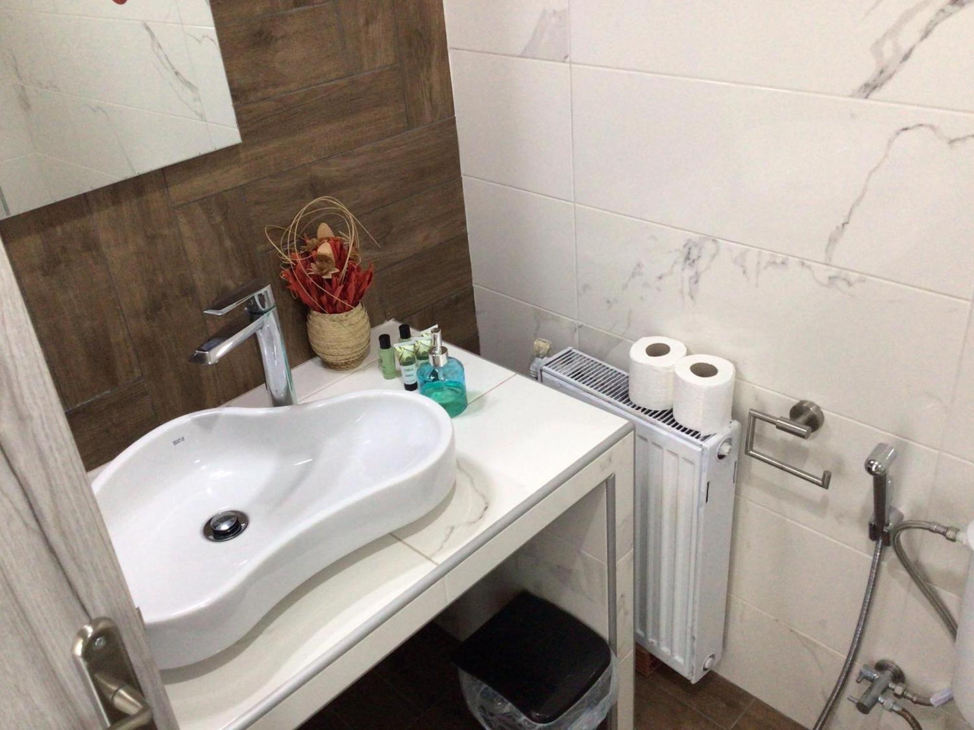 Tycherón Hotel Loga מראה חיצוני תמונה
