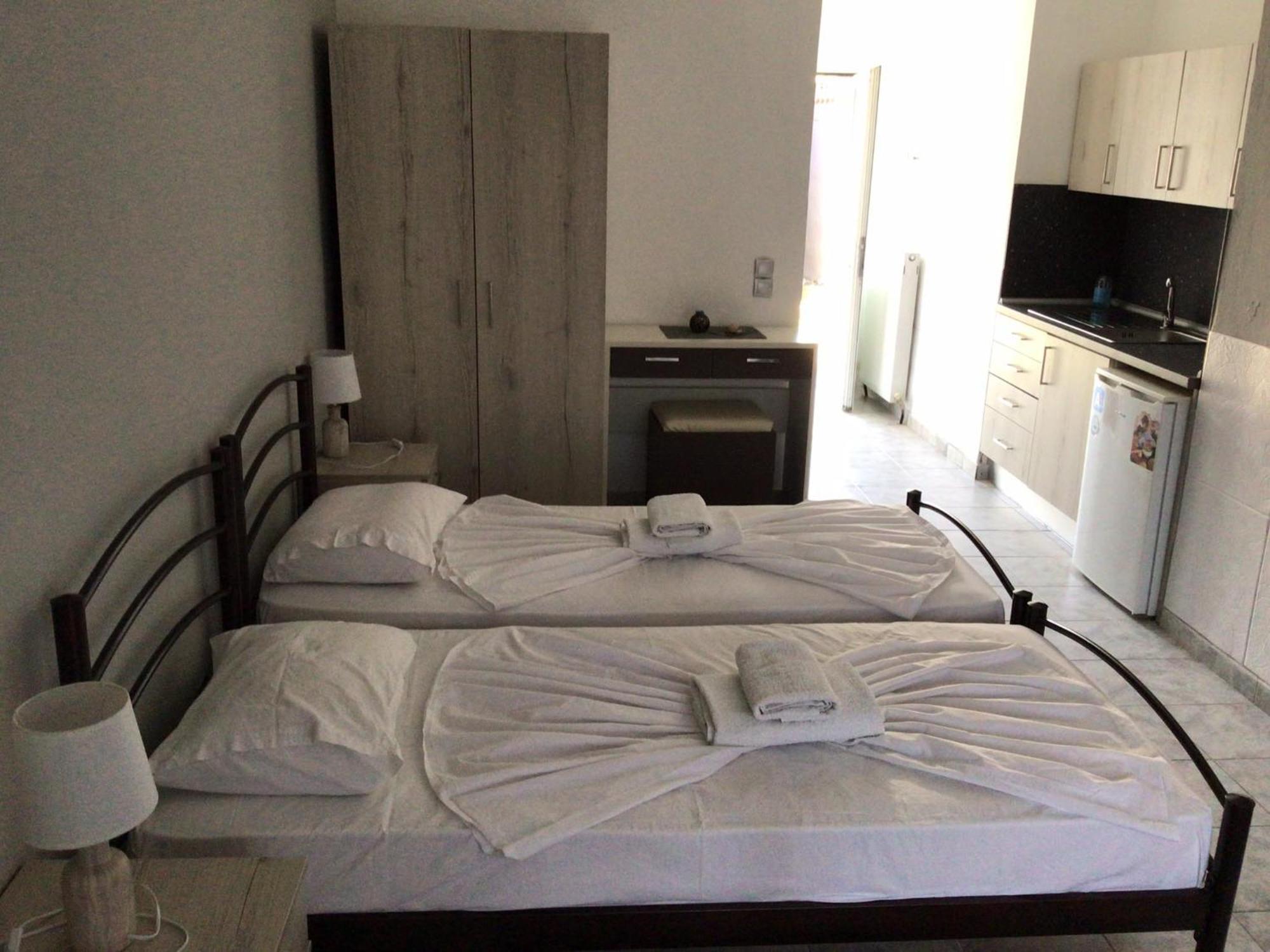 Tycherón Hotel Loga מראה חיצוני תמונה