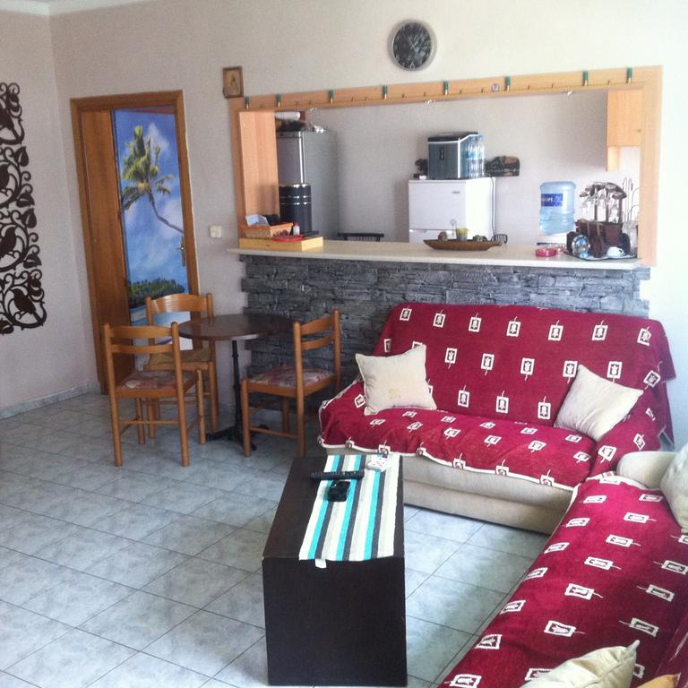 Tycherón Hotel Loga מראה חיצוני תמונה