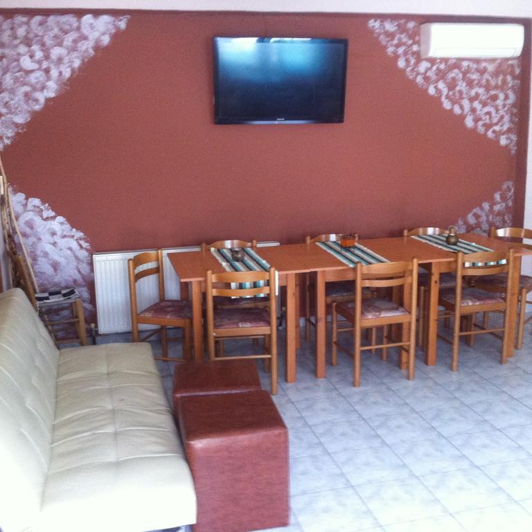 Tycherón Hotel Loga מראה חיצוני תמונה